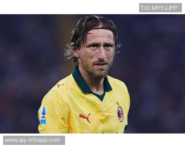 莫德里奇提前下班全场欢呼与阿莱格里温情拥抱瞬间回顾